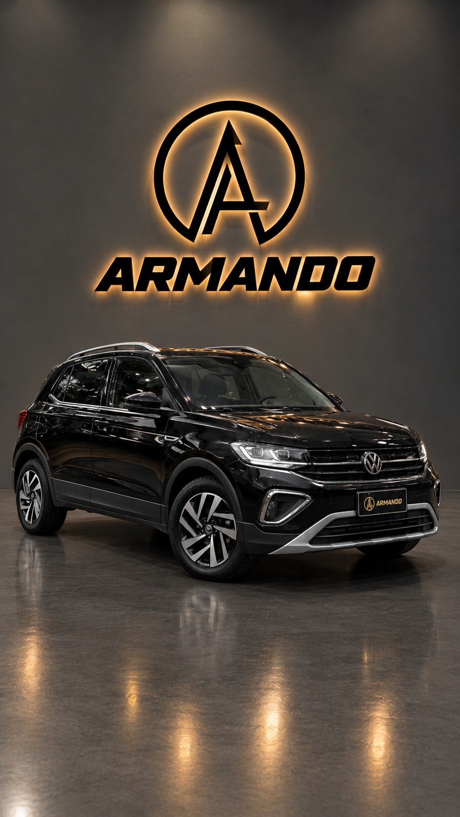Volkswagen T-Cross preto exposto no showroom da Armando Motos